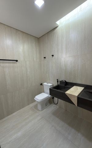 Casa de condomínio à venda com 248m², 3 quartos e 2 vagas Casa de condomínio à venda com 248m², 3 quartos e 2 vagasSuite quarto 3