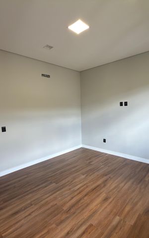Casa de condomínio à venda com 248m², 3 quartos e 2 vagas Casa de condomínio à venda com 248m², 3 quartos e 2 vagasQuarto 02