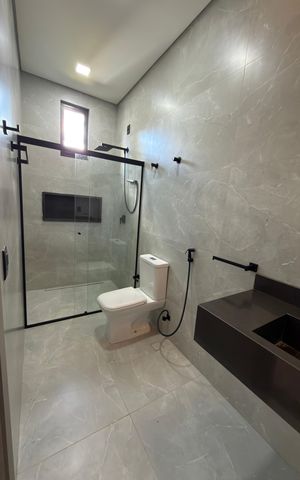 Casa de condomínio à venda com 248m², 3 quartos e 2 vagas Casa de condomínio à venda com 248m², 3 quartos e 2 vagasSuite quarto 2