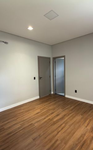 Casa de condomínio à venda com 248m², 3 quartos e 2 vagas Casa de condomínio à venda com 248m², 3 quartos e 2 vagasQuarto 01