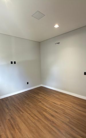 Casa de condomínio à venda com 248m², 3 quartos e 2 vagas Casa de condomínio à venda com 248m², 3 quartos e 2 vagasQuarto 01