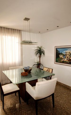 Apartamento à venda com 140m², 4 quartos e 4 vagasSala