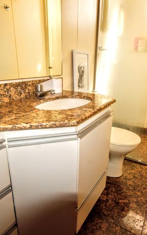 Apartamento à venda com 140m², 4 quartos e 4 vagasBanheiro social