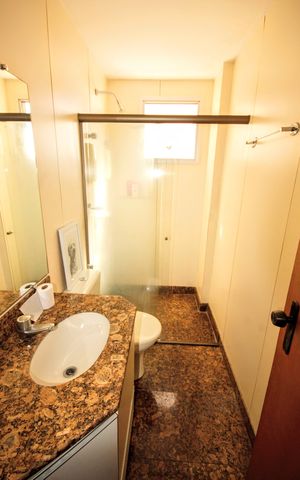 Apartamento à venda com 140m², 4 quartos e 4 vagasBanheiro social
