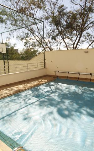 Apartamento à venda com 140m², 4 quartos e 4 vagasÁrea comum - Piscina