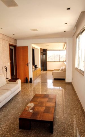 Apartamento à venda com 140m², 4 quartos e 4 vagasSala