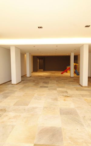 Apartamento à venda com 140m², 4 quartos e 4 vagasÁrea comum - Salão de festas
