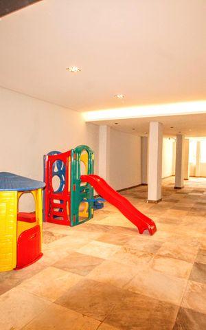 Apartamento à venda com 140m², 4 quartos e 4 vagasÁrea comum - Salão de festas