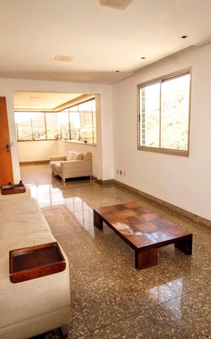 Apartamento à venda com 140m², 4 quartos e 4 vagasSala