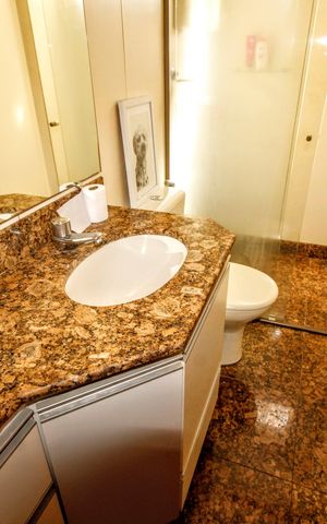 Apartamento à venda com 140m², 4 quartos e 4 vagasBanheiro social