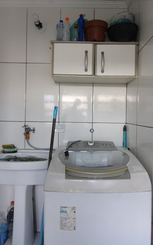 Casa à venda com 300m², 6 quartos e 3 vagasÁrea de Serviço casa 2