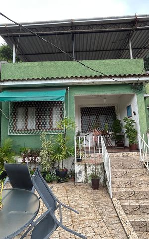 Casa à venda com 8635m², 5 quartos e 2 vagasFachada