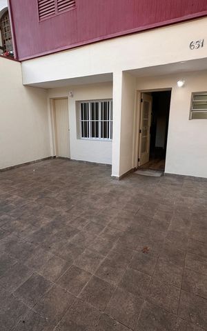 Casa à venda com 140m², 4 quartos e 2 vagas Casa à venda com 140m², 4 quartos e 2 vagasGaragem