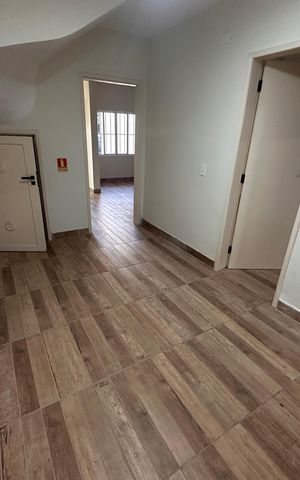 Casa à venda com 140m², 4 quartos e 2 vagas Casa à venda com 140m², 4 quartos e 2 vagasSala