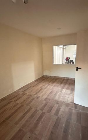 Casa à venda com 140m², 4 quartos e 2 vagas Casa à venda com 140m², 4 quartos e 2 vagasSala