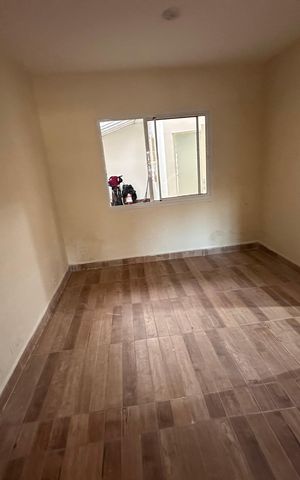 Casa à venda com 140m², 4 quartos e 2 vagas Casa à venda com 140m², 4 quartos e 2 vagasSala