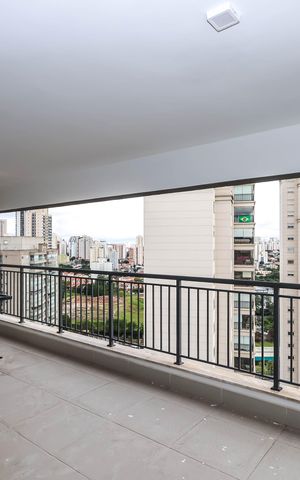 Apartamento à venda com 121m², 3 quartos e 2 vagasVaranda
