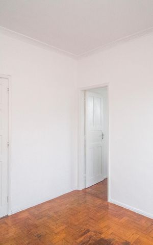 Casa à venda com 80m², 2 quartos e 1 vaga Casa à venda com 80m², 2 quartos e 1 vagaSala