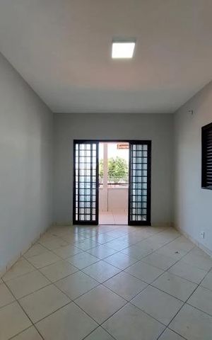 Casa para alugar com 180m², 4 quartos e 3 vagas Casa para alugar com 180m², 4 quartos e 3 vagasSala