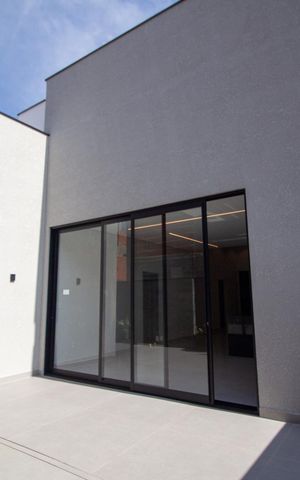 Casa de condomínio para alugar com 159m², 3 quartos e 4 vagas Casa de condomínio para alugar com 159m², 3 quartos e 4 vagasÁrea externa