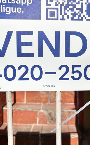Casa à venda com 86m², 2 quartos e 1 vaga Casa à venda com 86m², 2 quartos e 1 vagaPlaca GYZU-665