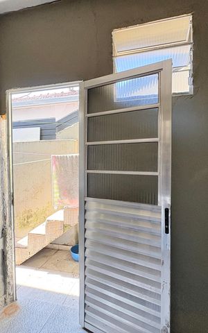 Casa à venda com 86m², 2 quartos e 1 vaga Casa à venda com 86m², 2 quartos e 1 vagaÁrea de Serviço