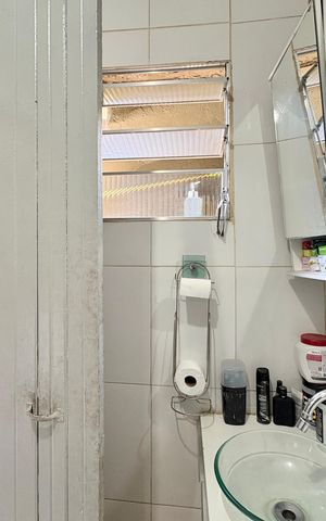 Casa à venda com 86m², 2 quartos e 1 vaga Casa à venda com 86m², 2 quartos e 1 vagaBanheiro