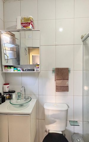 Casa à venda com 86m², 2 quartos e 1 vaga Casa à venda com 86m², 2 quartos e 1 vagaBanheiro