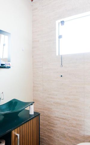 Casa à venda com 200m², 3 quartos e 2 vagasBanheiro Social - Lavabo