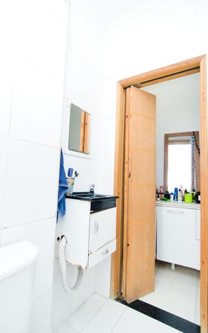 Casa à venda com 200m², 3 quartos e 2 vagasBanheiro da Suíte