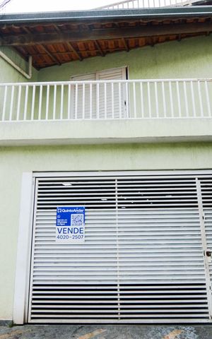 Casa à venda com 200m², 3 quartos e 2 vagasFachada