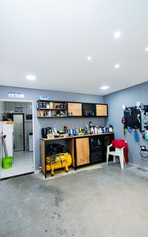Casa à venda com 200m², 3 quartos e 2 vagasGaragem