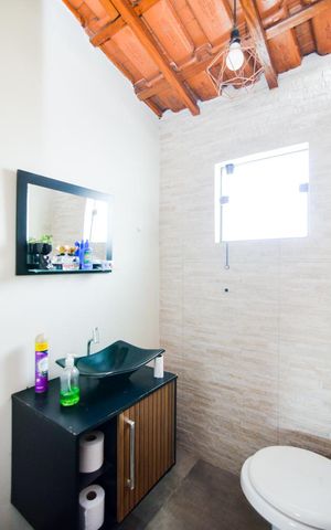 Casa à venda com 200m², 3 quartos e 2 vagasBanheiro Social - Lavabo