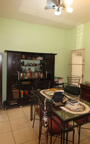 Casa à venda com 170m², 2 quartos e sem vagaSala