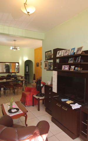 Casa à venda com 170m², 2 quartos e sem vagaSala