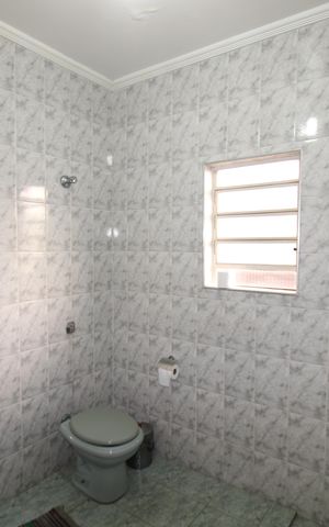 Casa à venda com 170m², 2 quartos e sem vagaBanheiro