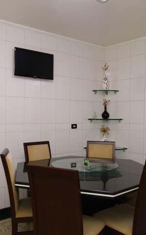 Casa para alugar com 263m², 4 quartos e 8 vagasCozinha