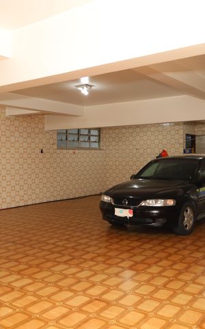 Casa para alugar com 263m², 4 quartos e 8 vagasGaragem