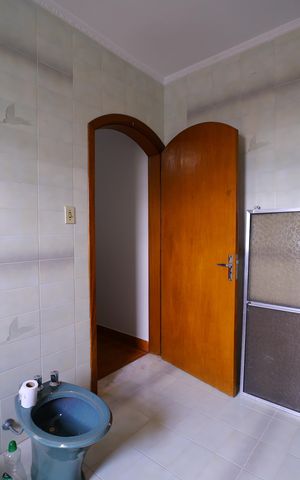 Casa à venda com 331m², 3 quartos e 5 vagasBanheiro do Quarto 3
