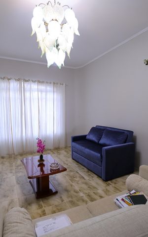 Casa à venda com 331m², 3 quartos e 5 vagasSala