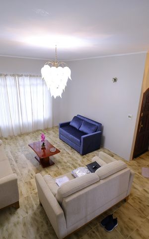 Casa à venda com 331m², 3 quartos e 5 vagasSala