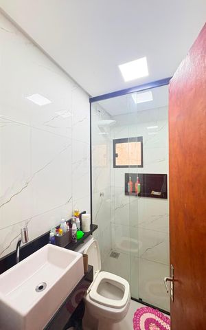 Casa à venda com 360m², 3 quartos e 4 vagas Casa à venda com 360m², 3 quartos e 4 vagasBanheiro da Suíte 2