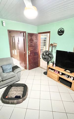 Casa à venda com 147m², 2 quartos e 1 vaga Casa à venda com 147m², 2 quartos e 1 vagaSala