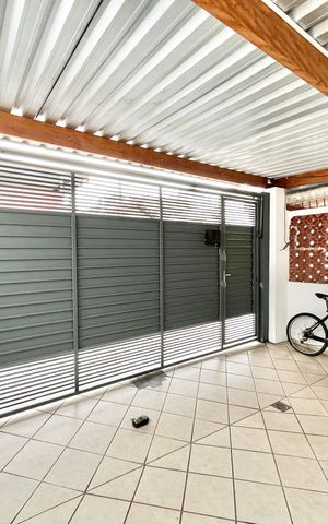 Casa à venda com 147m², 2 quartos e 1 vaga Casa à venda com 147m², 2 quartos e 1 vagaGaragem