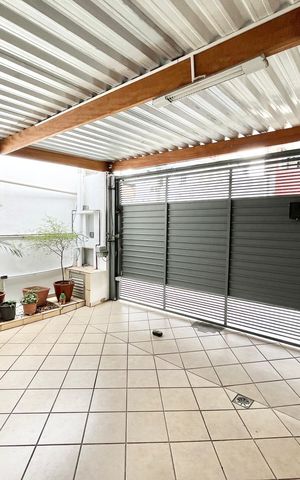Casa à venda com 147m², 2 quartos e 1 vaga Casa à venda com 147m², 2 quartos e 1 vagaGaragem