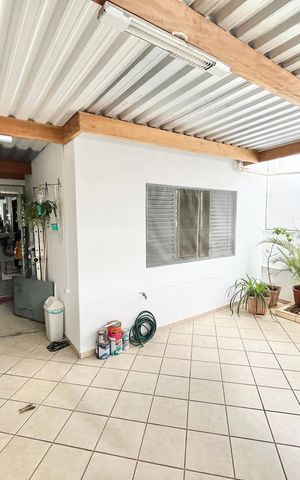 Casa à venda com 147m², 2 quartos e 1 vaga Casa à venda com 147m², 2 quartos e 1 vagaGaragem