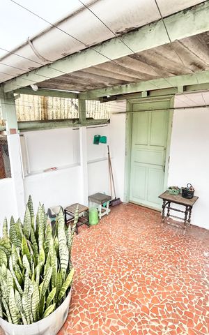 Casa à venda com 147m², 2 quartos e 1 vaga Casa à venda com 147m², 2 quartos e 1 vagaVaranda