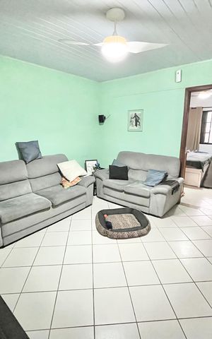 Casa à venda com 147m², 2 quartos e 1 vaga Casa à venda com 147m², 2 quartos e 1 vagaSala