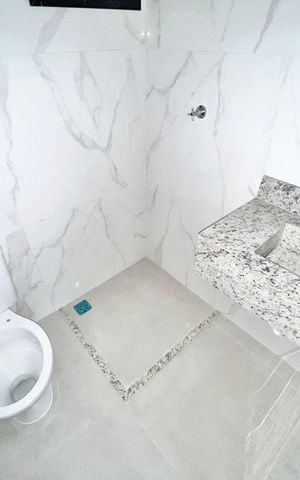 Apartamento à venda com 40m², 2 quartos e sem vaga Apartamento à venda com 40m², 2 quartos e sem vagaBanheiro