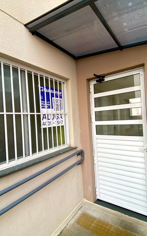 Apartamento para alugar com 100m², 2 quartos e sem vaga Apartamento para alugar com 100m², 2 quartos e sem vagaPlaca instalada na fachada do imóvel